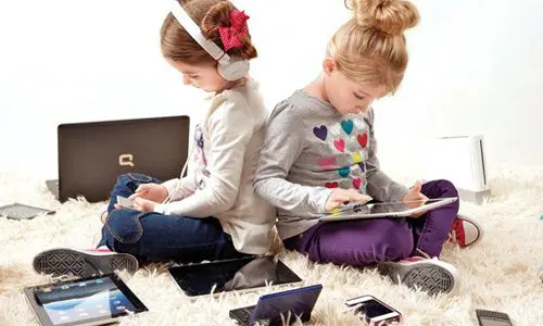 influenza dell’era digitale sui bambini digitali
